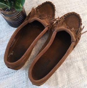 Minnetonka moccasins size 8